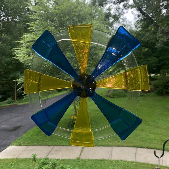 #7236 CIRCULAR FUSED SUN CATCHER  BLUE & YELLOW COLLECTABLE SUN CATCHER - Picture 10 of 12